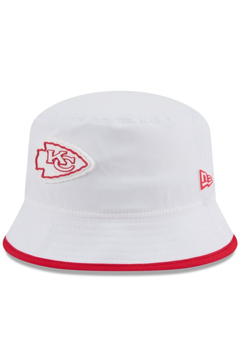 Men's New Era  White Kansas City Chiefs 2025 NFL Training Camp Stretch Bucket Hat, Main, color, White