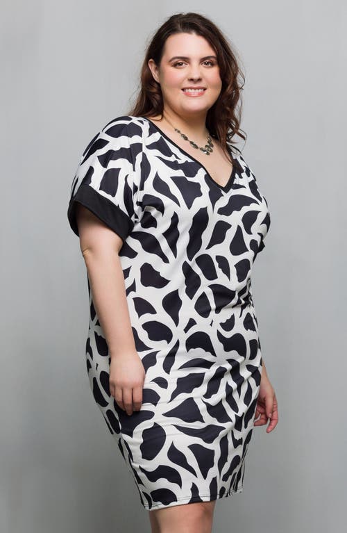 24seven Comfort Apparel Plus Size Short Sleeve Knee Length T Shirt Dress In White Multi