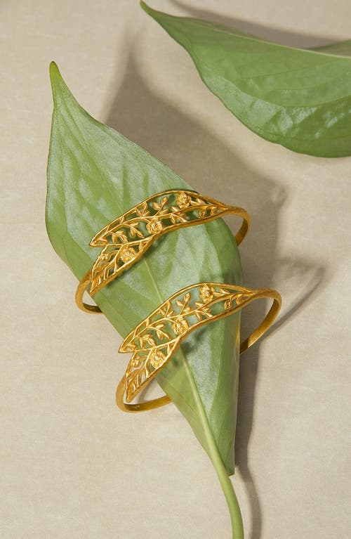 Satya Jewelry Expanding Beauty Lotus Cuff In Gold