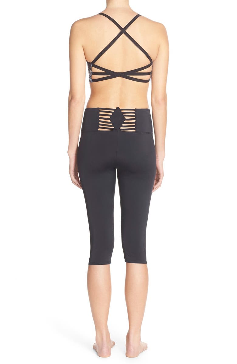 Onzie 'Sun Ray' Cutout Back Capris, Alternate, color,