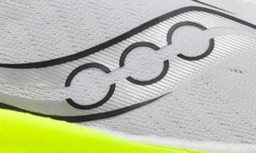 Saucony Triumph 22 Running Shoe In White/citron