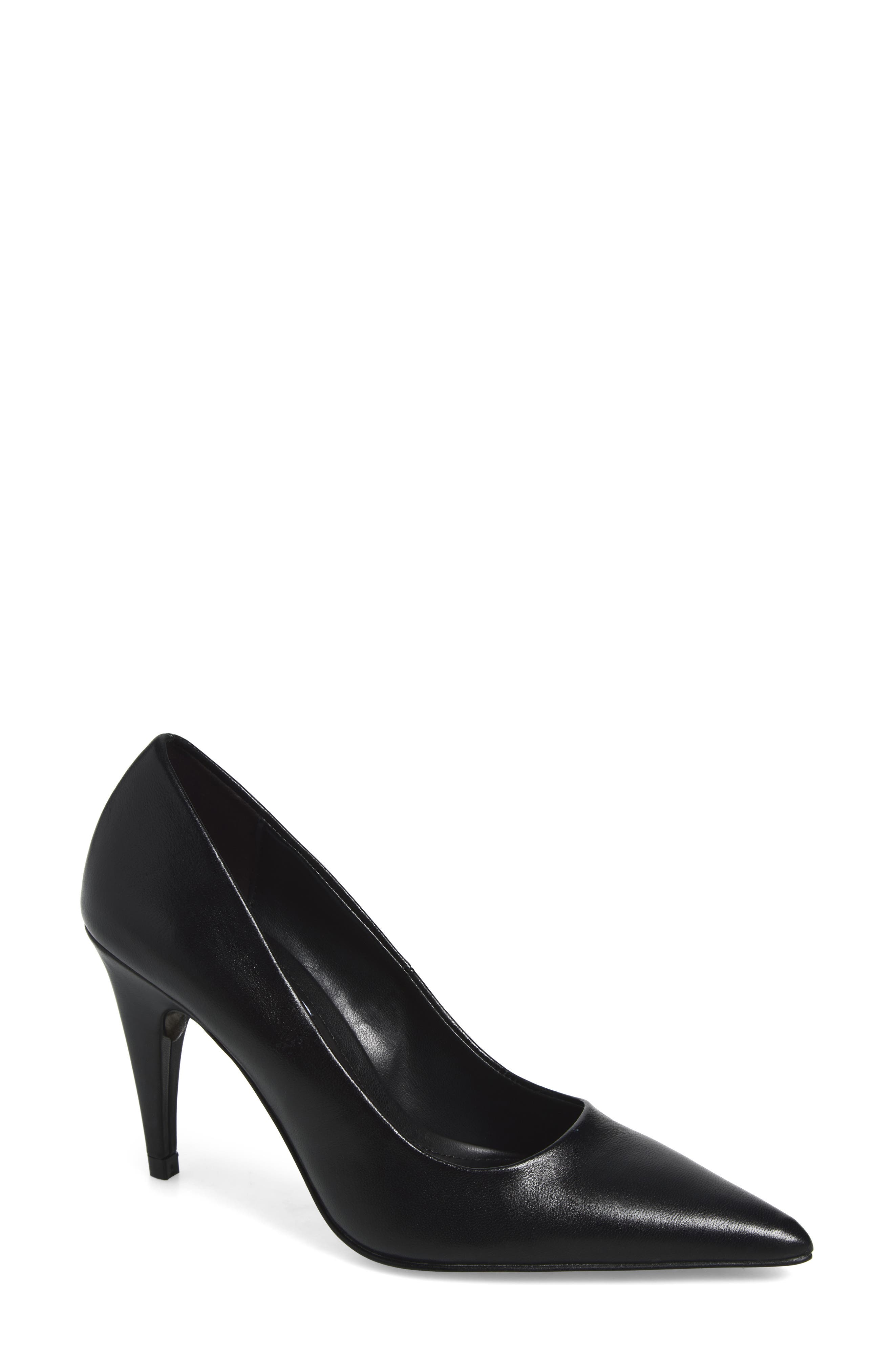 Rosyln Leather Pump