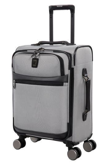 It Luggage Solidity 21-inch Softside Spinner Luggage In Black/white