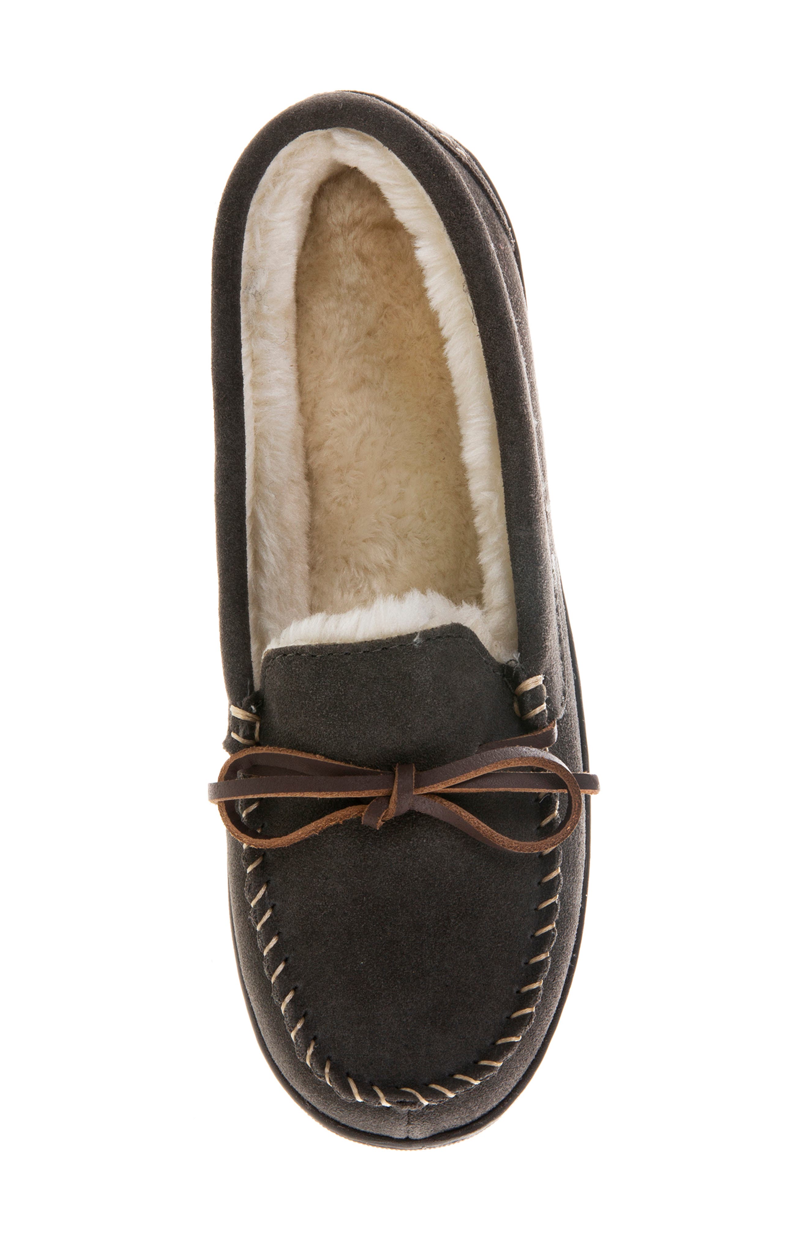 ISOTONER Suede Faux Shearling Line Slipper, Alternate, color, Ash