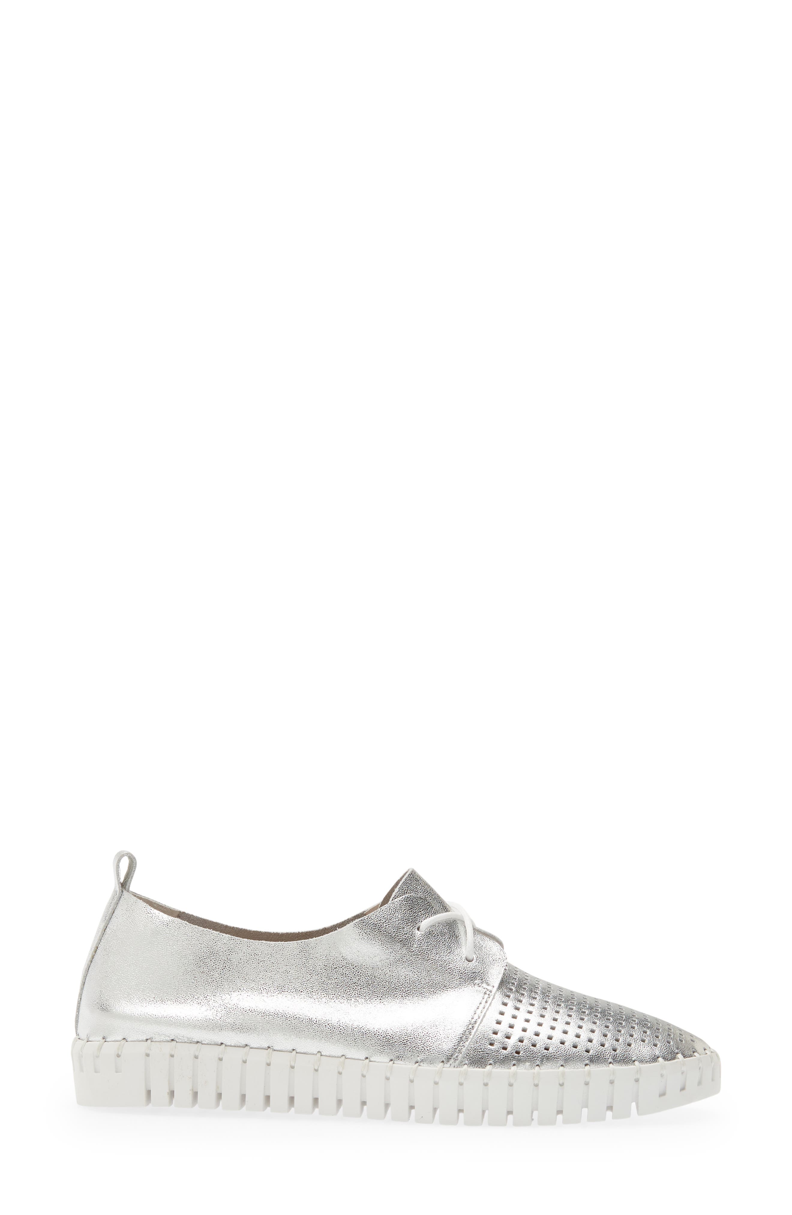 DJANGO AND JULIETTE Huston Low Top Sneaker, Alternate, color, 