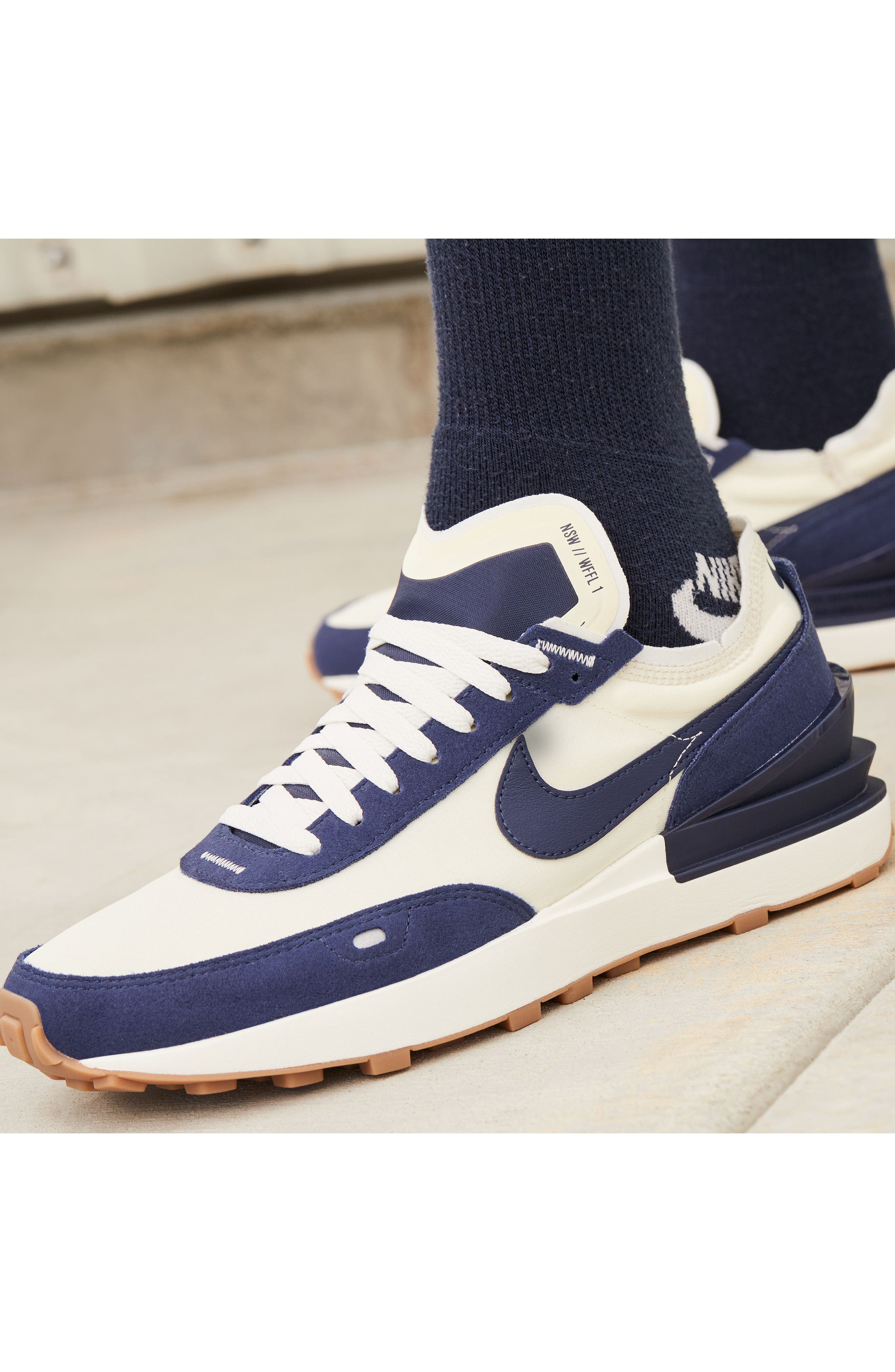 Nike Waffle One SE Sneaker, Alternate, color, 