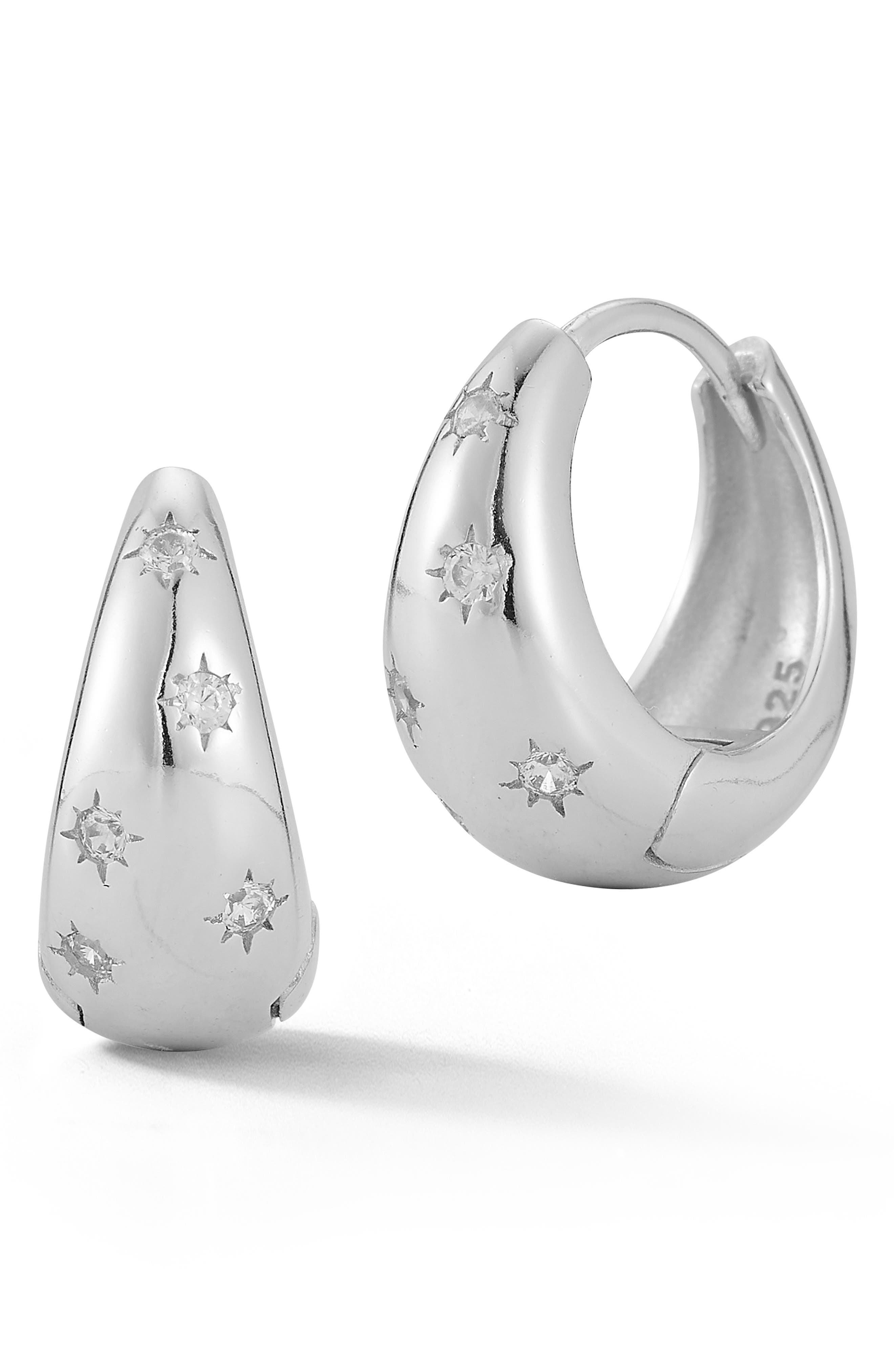 SPHERA MILANO Graduated Star Huggie Hoop Earrings