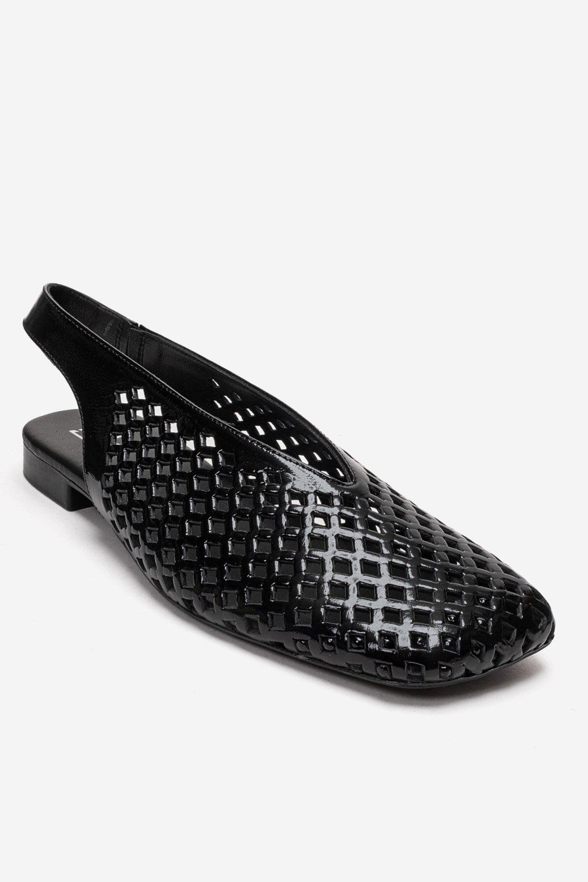 Forever & Always Shoes Delizia Leather Slingback Shoe, Alternate, color, Black