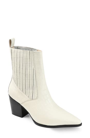 Journee Signature Markka Chelsea Boot In Off White