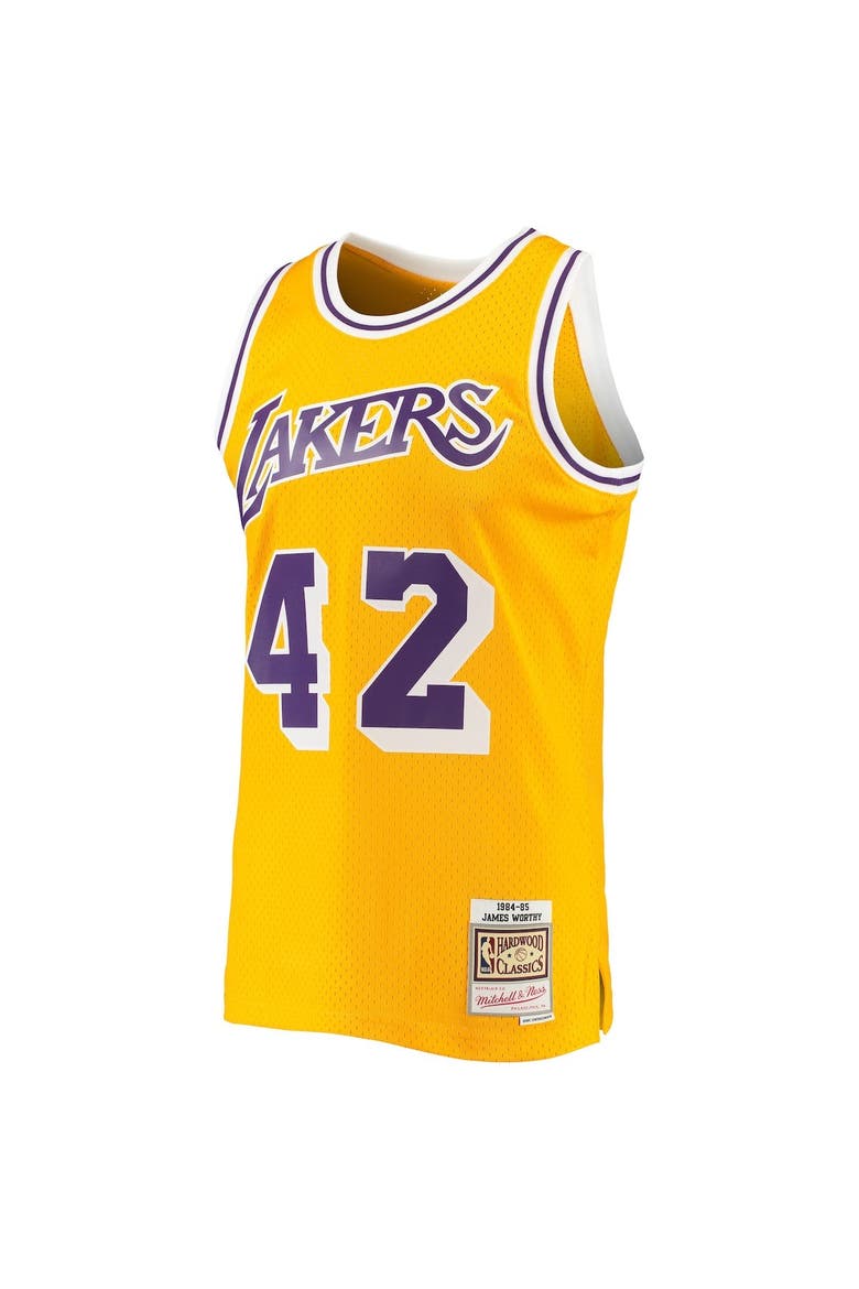 Men's Mitchell & Ness James Worthy Gold Los Angeles Lakers 1984-85 Hardwood Classics Swingman Jersey, Alternate, color, Gold
