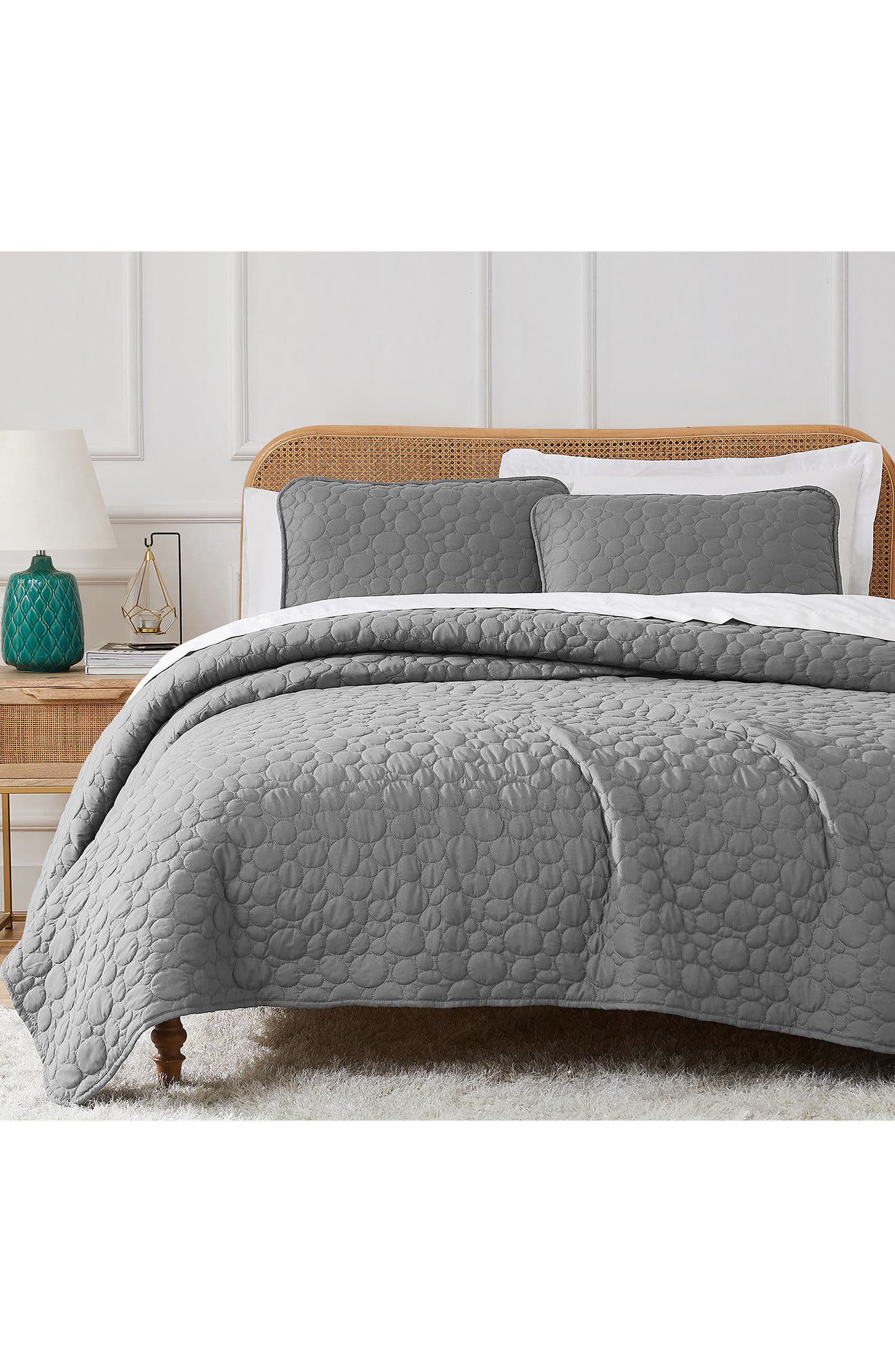 SOUTHSHORE FINE LINENS Pebble Embroidered Microfiber Oversize Quilt Set