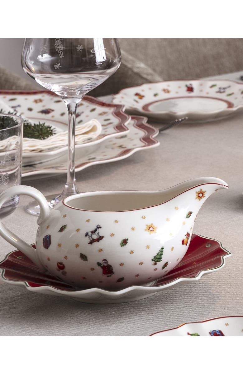 Villeroy & Boch Toy's Delight Gravy Boat and Stand, Alternate, color, Multi