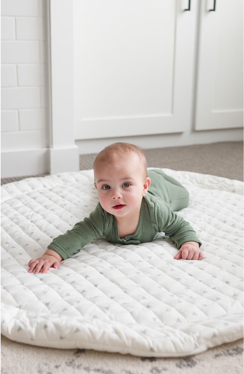 Poppyseed Play Extra Padded Round Play Mat, Alternate, color, Gray Triangle