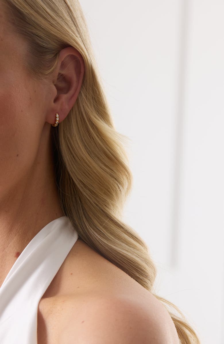 Sara Weinstock Honeycomb Huggie Hoop Earrings, Alternate, color, Yellow Gold/ Diamond