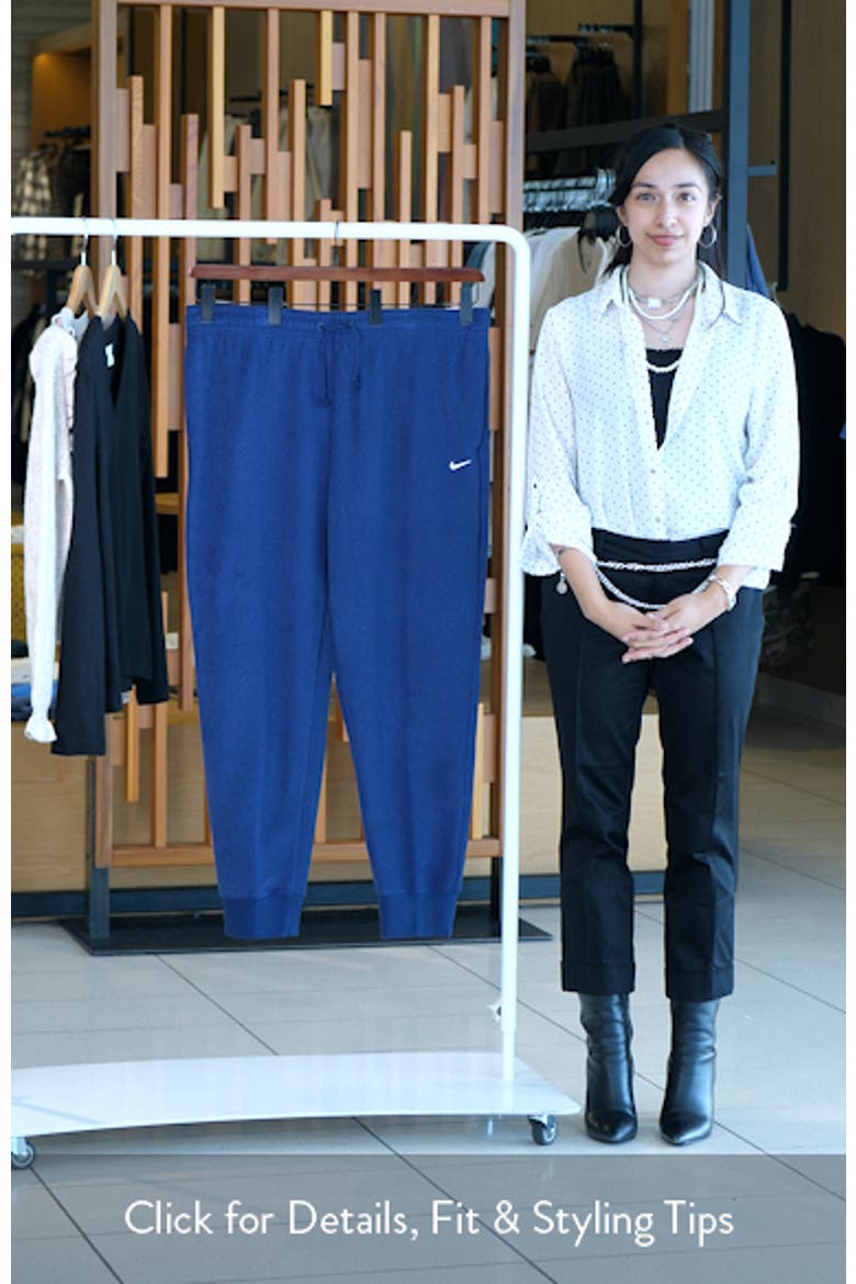 Sportswear Phoenix Plush Joggers video