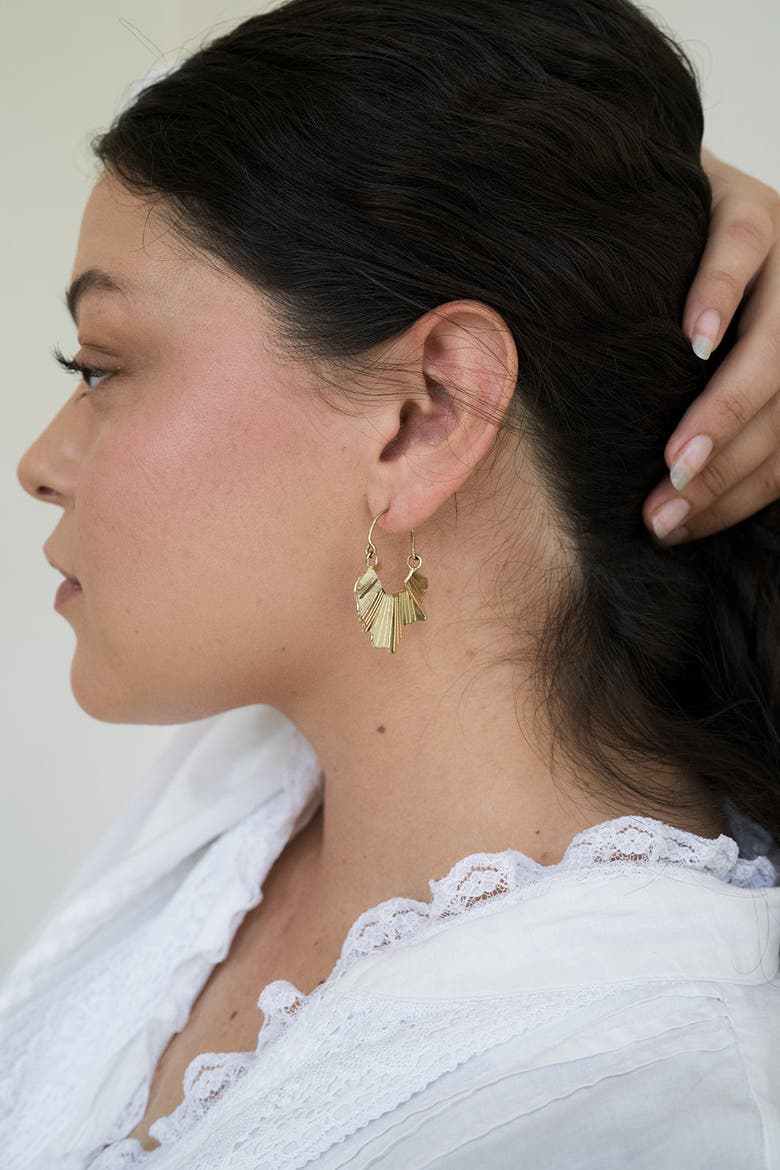 Sayuri Ginkgo Leaf Hoop Earring, Alternate, color, Gold