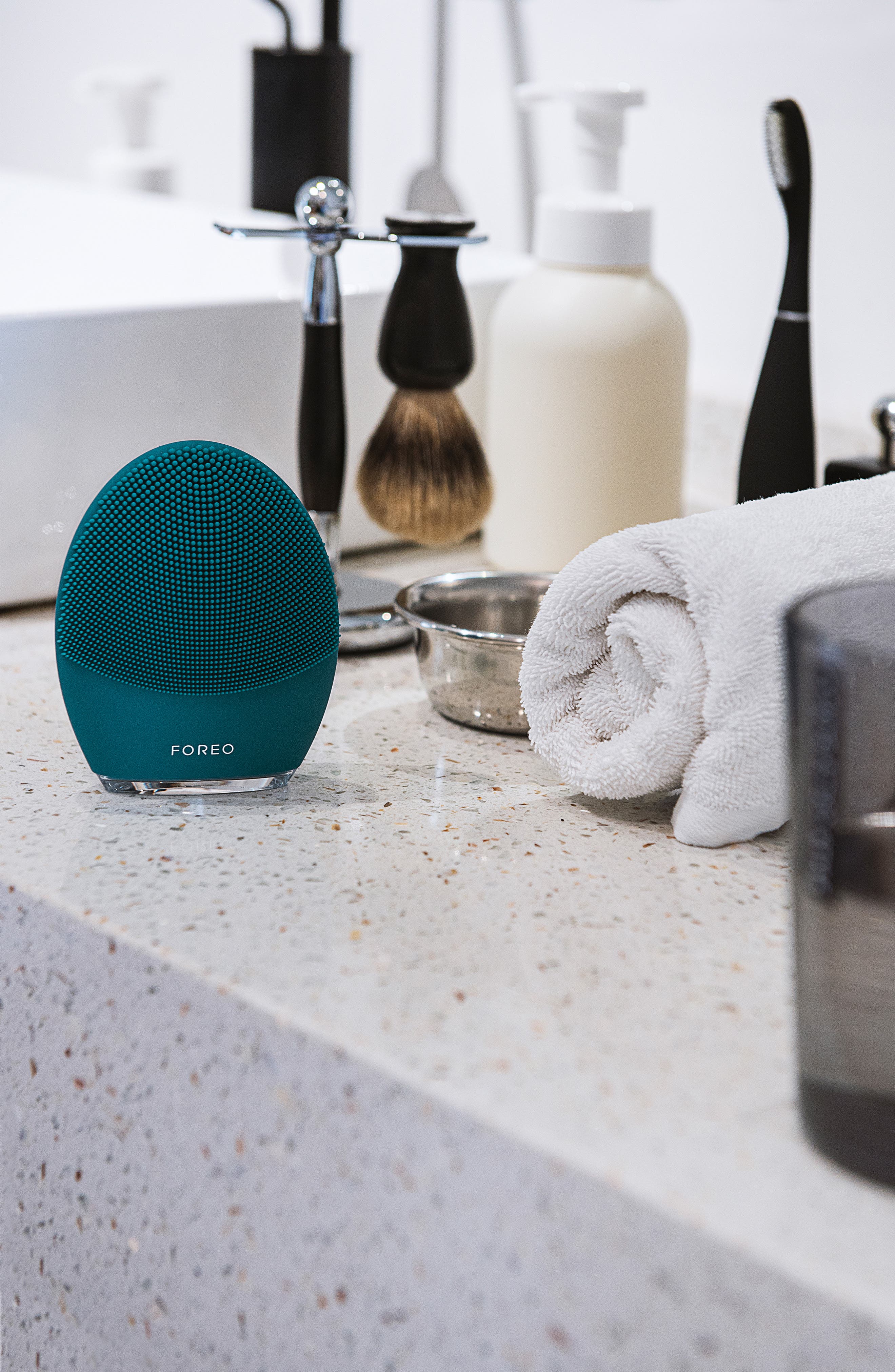 FOREO Luna™ 4 Men 2-in-1 Smart Facial Cleansing & Firming Device