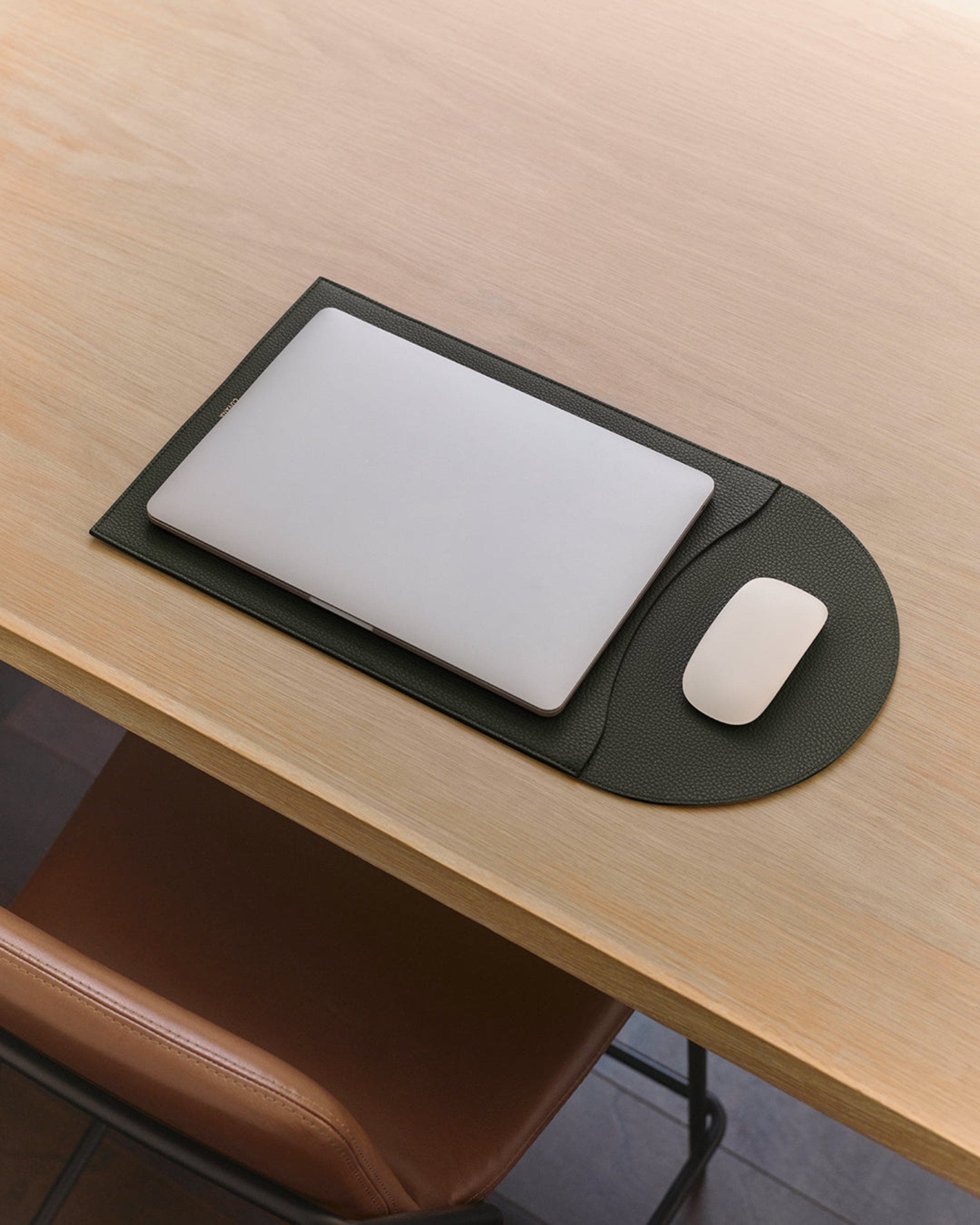 Cuyana Convertible Leather Laptop Sleeve 15-16-inch, Alternate, color, Dark Olive