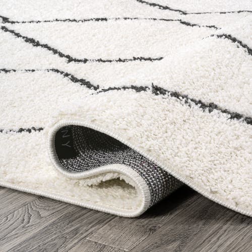 Jonathan Y Catala Moroccan Diamond Shag Area Rug In White/gray