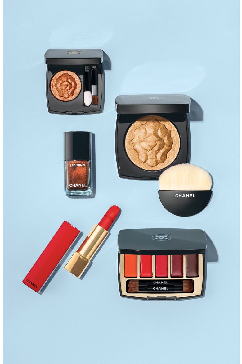 LE LION DE CHANEL 
Illuminating Powder (Limited Edition), Alternate, color, NO COLOR