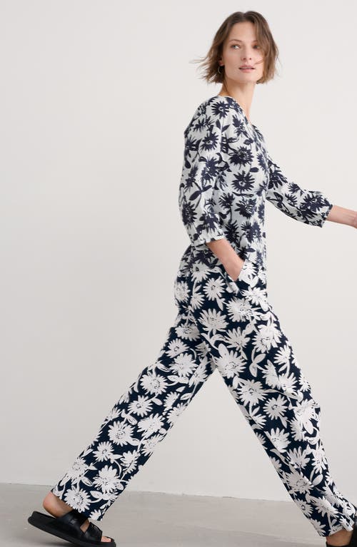 Seasalt Cornwall Streamlet Floral Organic Cotton Swing Top In Daisy Shadow Chalk