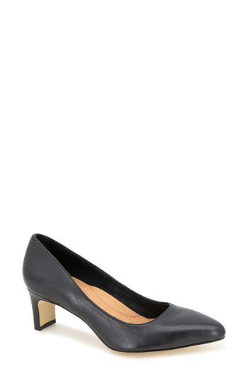Andre Assous Wynne Leather Pump In Black