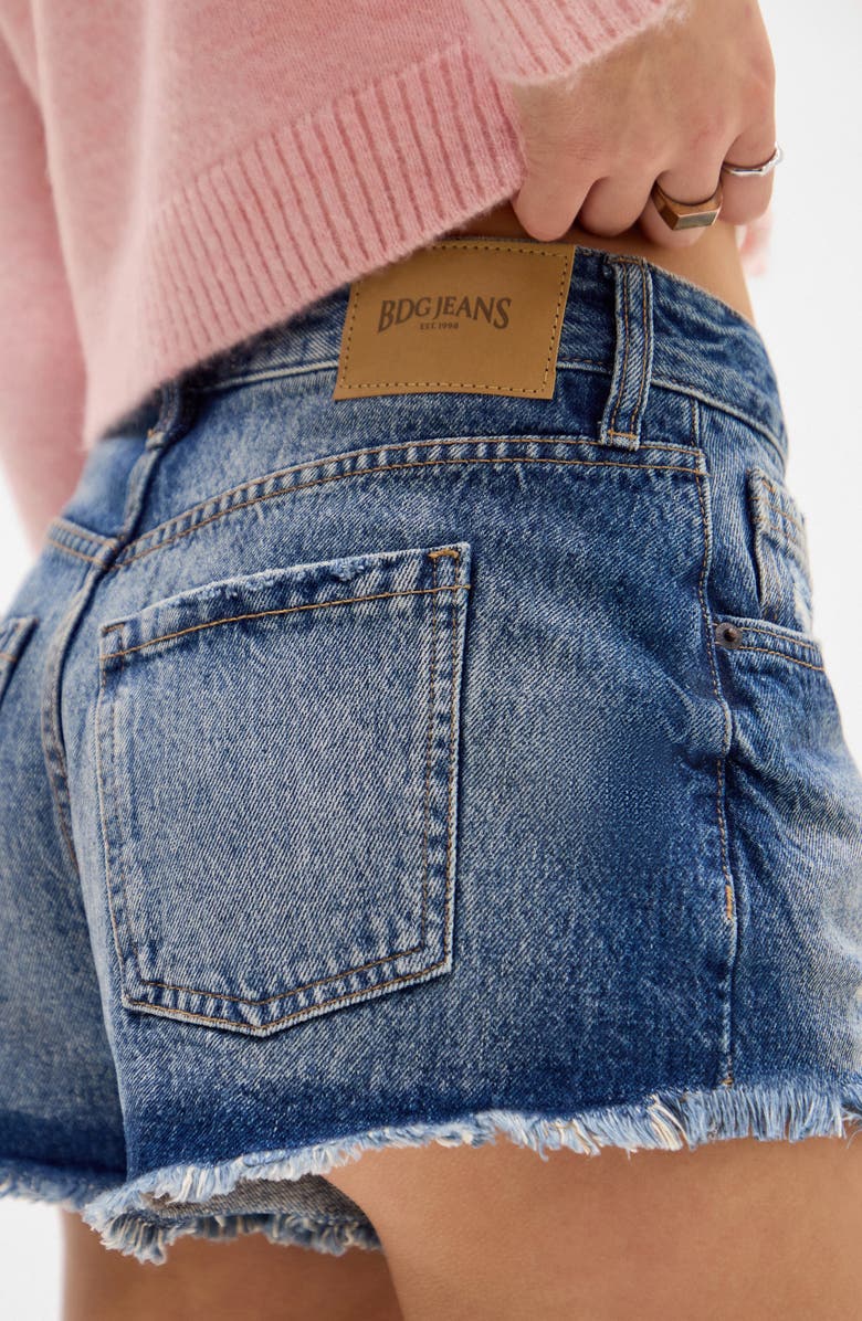 BDG Urban Outfitters Calli Cutoff Denim Shorts, Alternate, color, Blue Wash