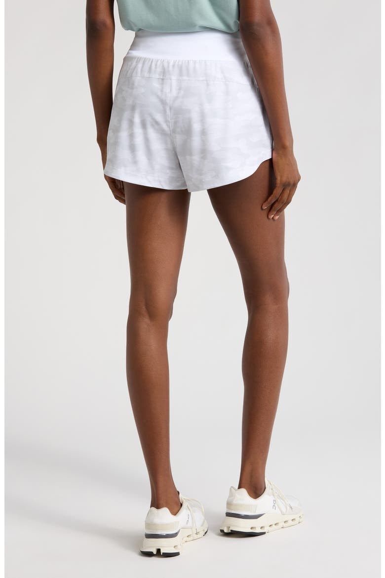 Active Breeze UPF 50+ Shorts, Alternate, color, SEASMOKE CAMO - CLOUD GREY