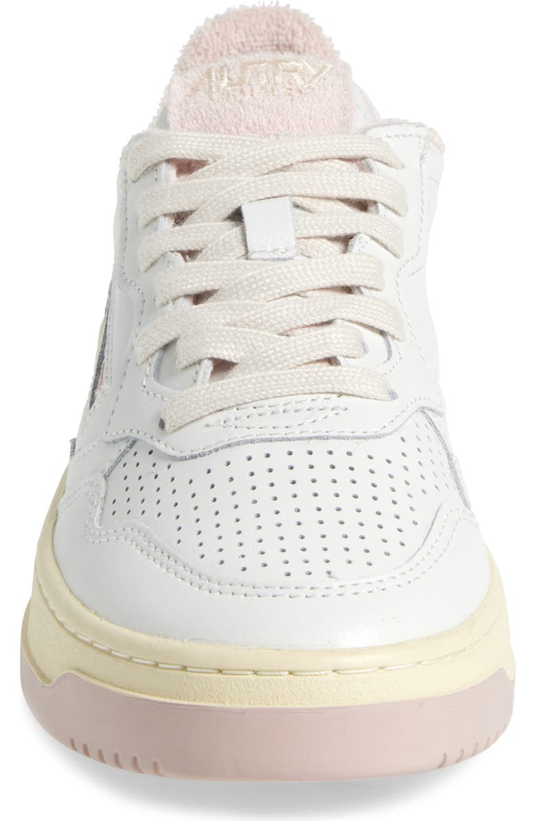 AUTRY Medalist Low Sneaker, Alternate, color, White/ Pink