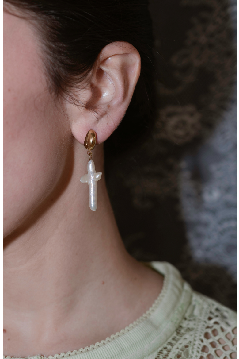 Colette Cross Earrings, Alternate, color, Huggie / Gold