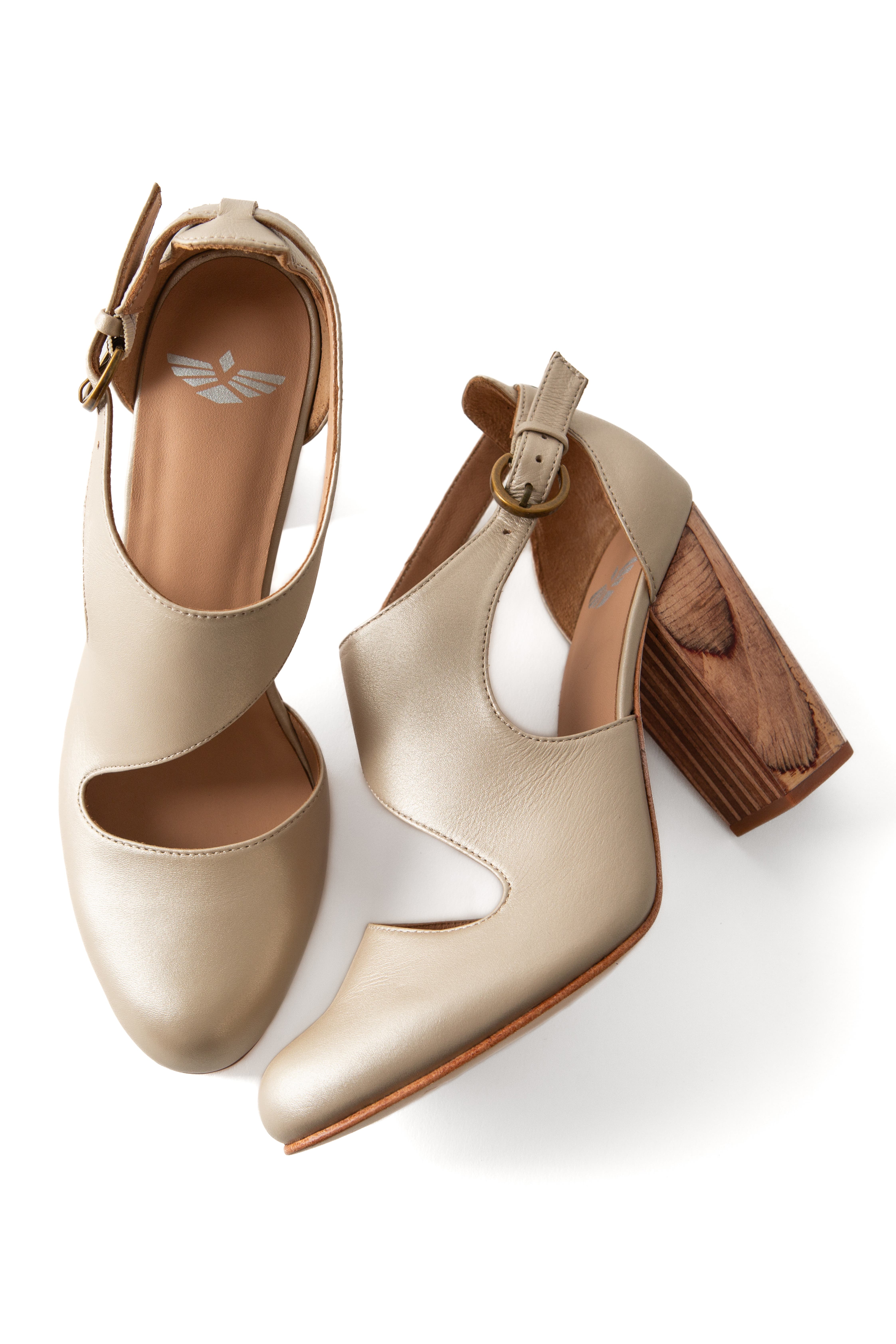 Fortress Luna Naya Asymmetric Cutout Pump, Alternate, color, Champagne