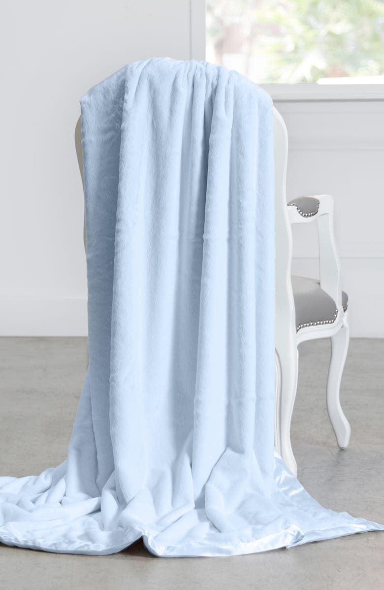 Little Giraffe Giraffe At Home Luxe<sup>™</sup> Faux Fur Solid Throw, Alternate, color, Blue