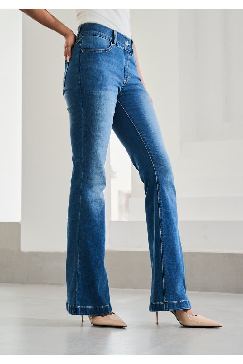 Signature Mid Rise Stretch Denim Flare Leg Jeans, Alternate, color, Alamo Wash