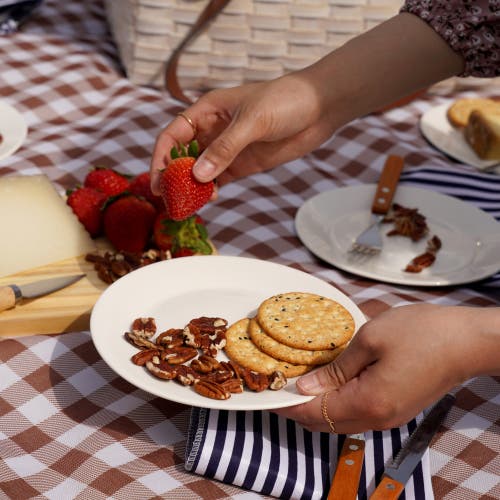 Twine Tahoe Cream Picnic Basket For Four In Cream
