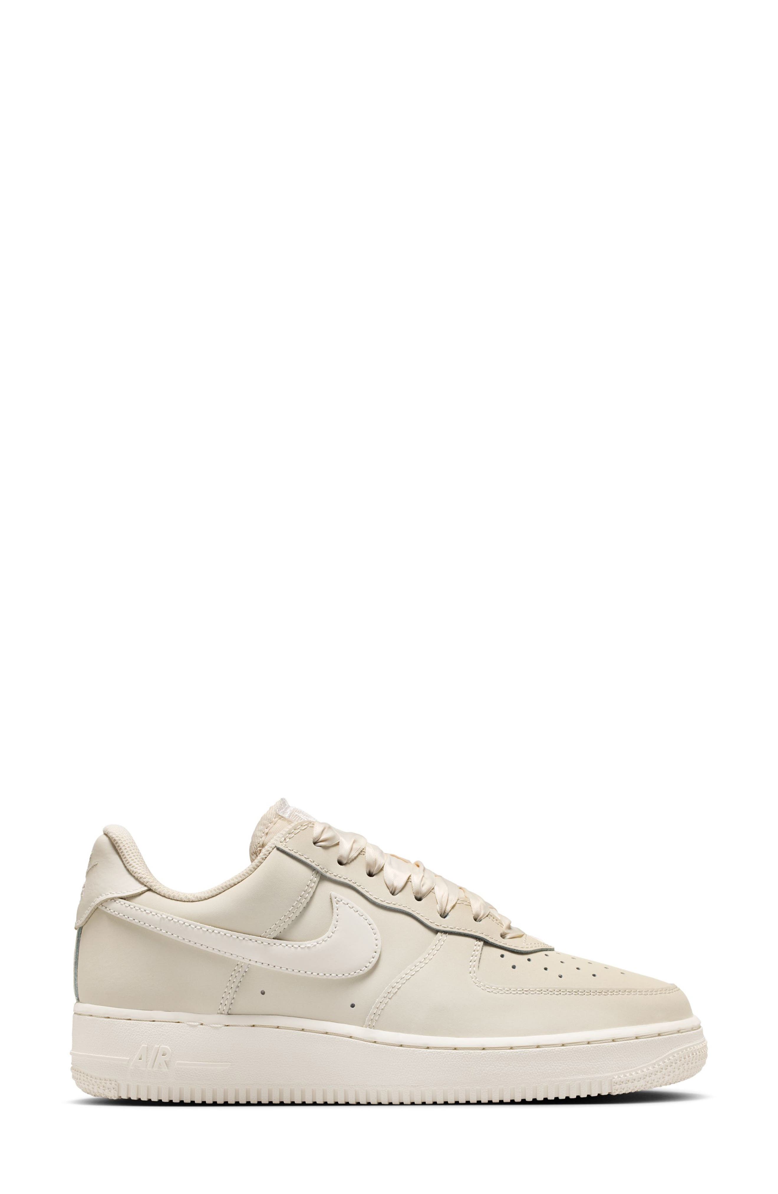 Nike Air Force 1 Retro Premium Basketball Sneaker, Alternate, color, 