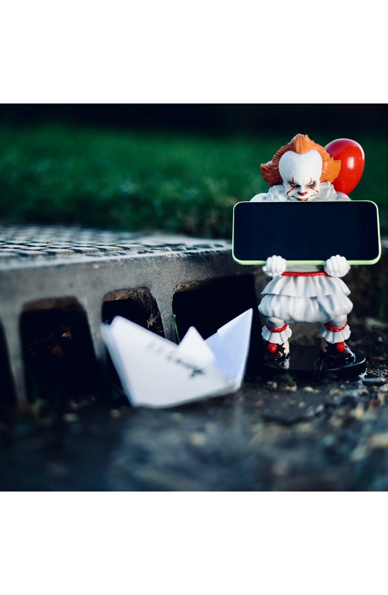 Exquisite Gaming Warner Bros Pennywise Phone
Gaming Controller Holder, Alternate, color, Multicolored