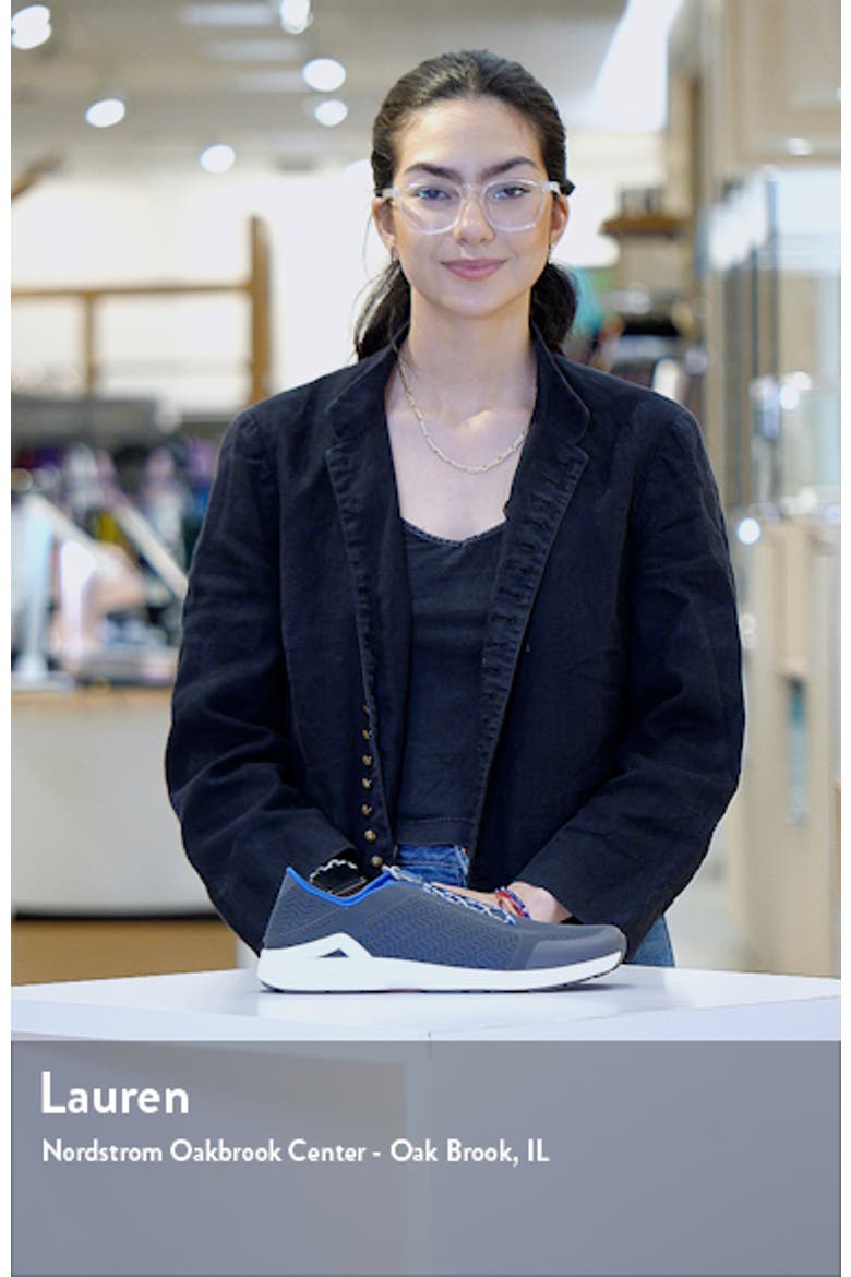 Inana Sneaker video