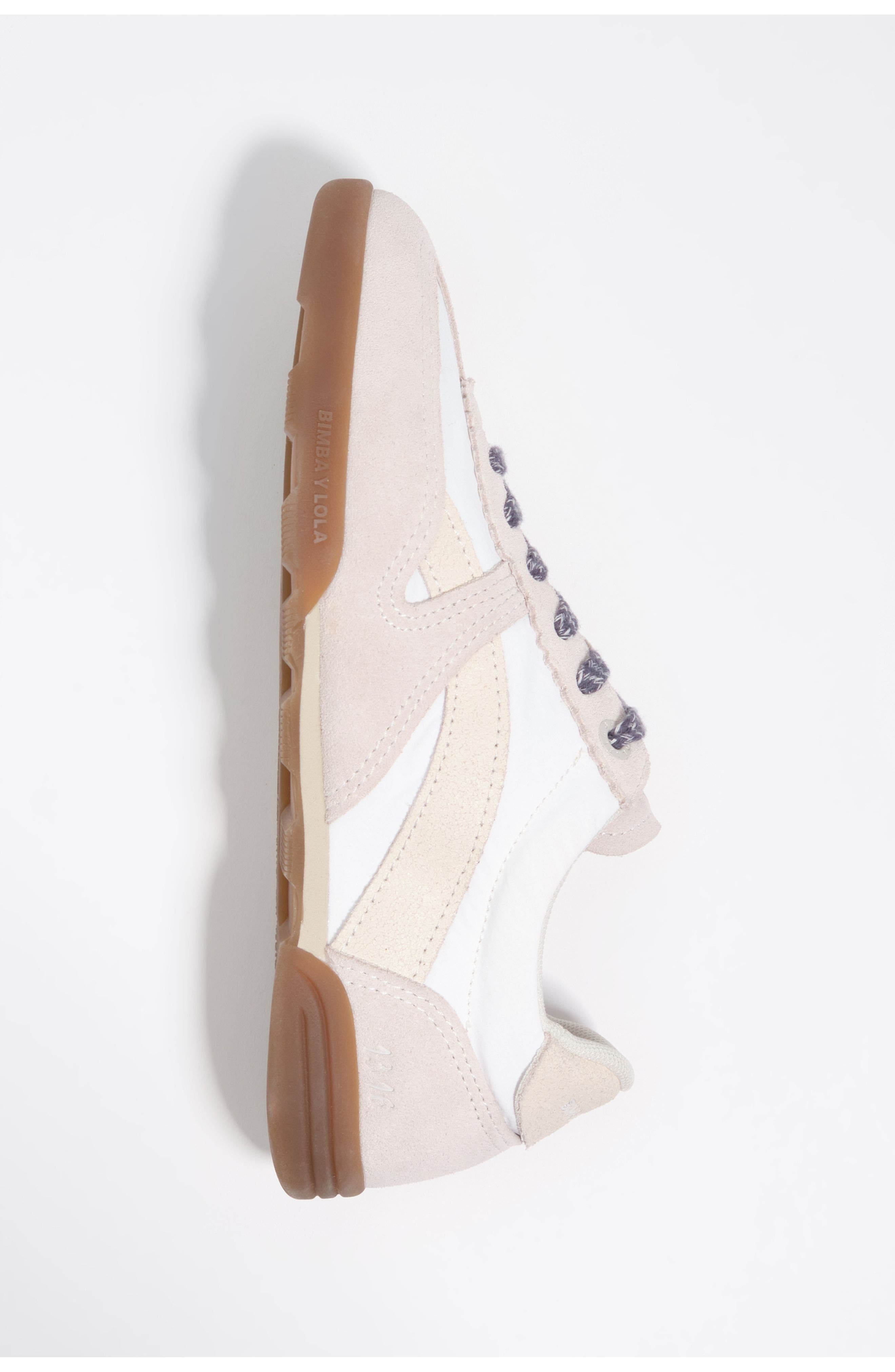 13 16 Sneaker - image 4