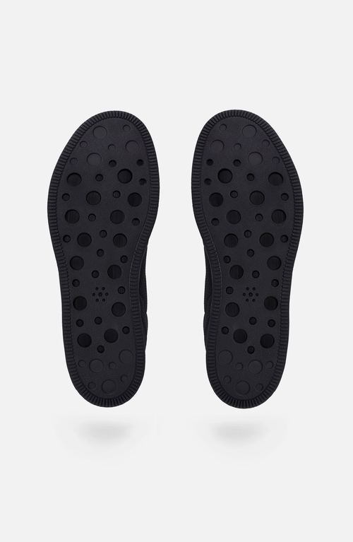 Atoms Model 001 Sneakers In Black