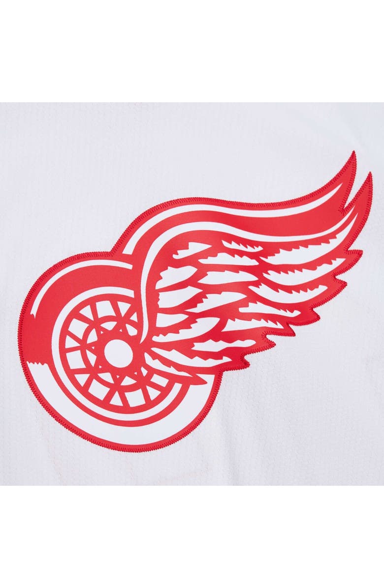 Mitchell & Ness Men's Mitchell & Ness Steve Yzerman White Detroit Red Wings  1983/84 Blue Line Player Jersey, Alternate, color, 