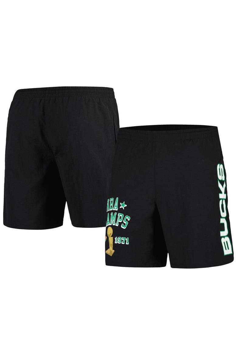 Men's Mitchell & Ness Black Milwaukee Bucks Heritage Shorts, Main, color, Black