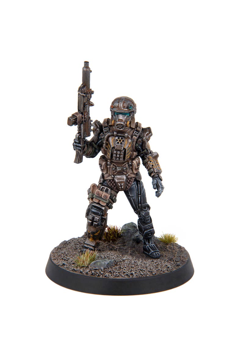 3 Resin Figures & Bases, Alternate, color, Multicolored