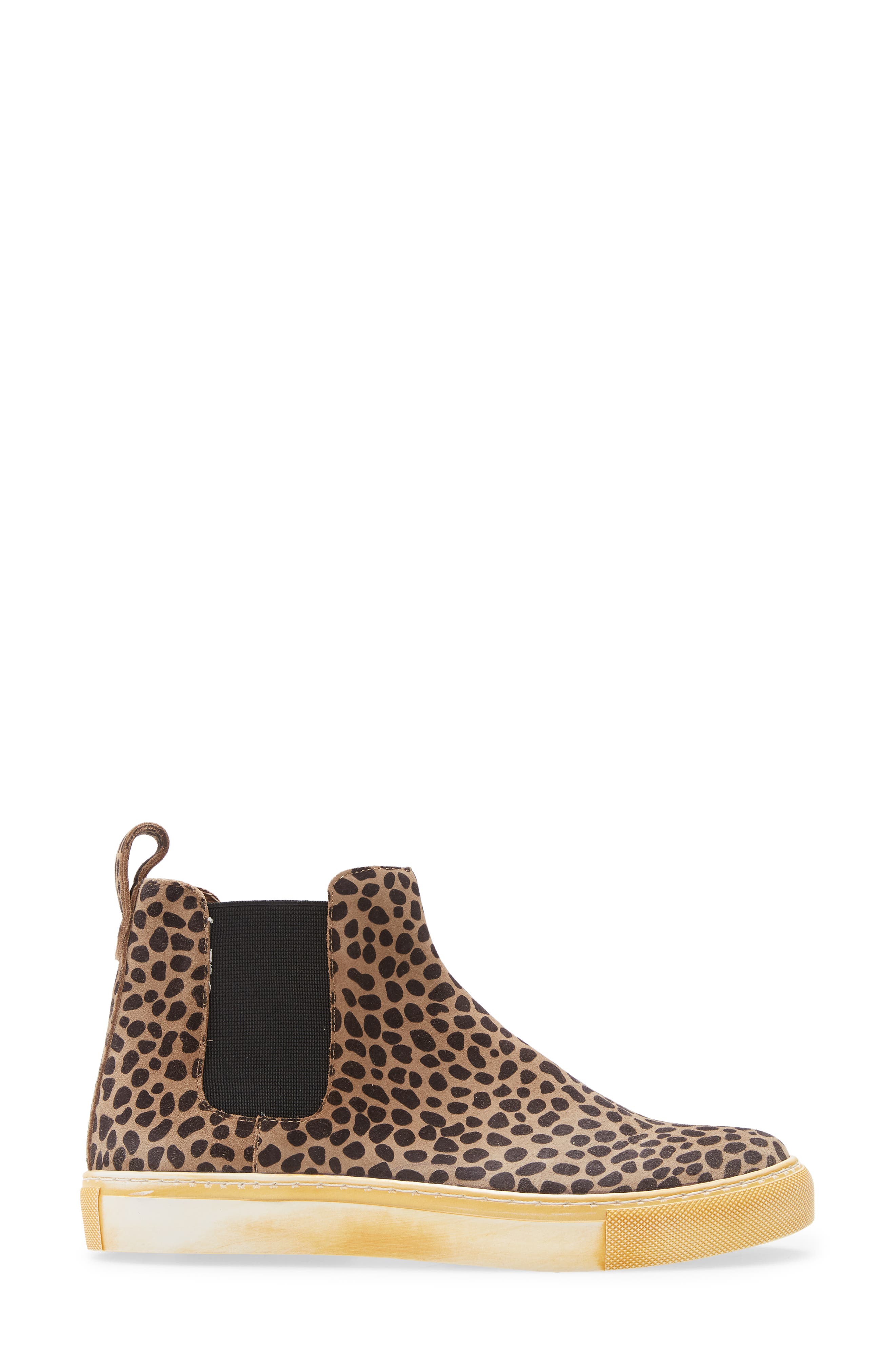 Chocolat Blu Nash Chelsea Boot, Alternate, color, 