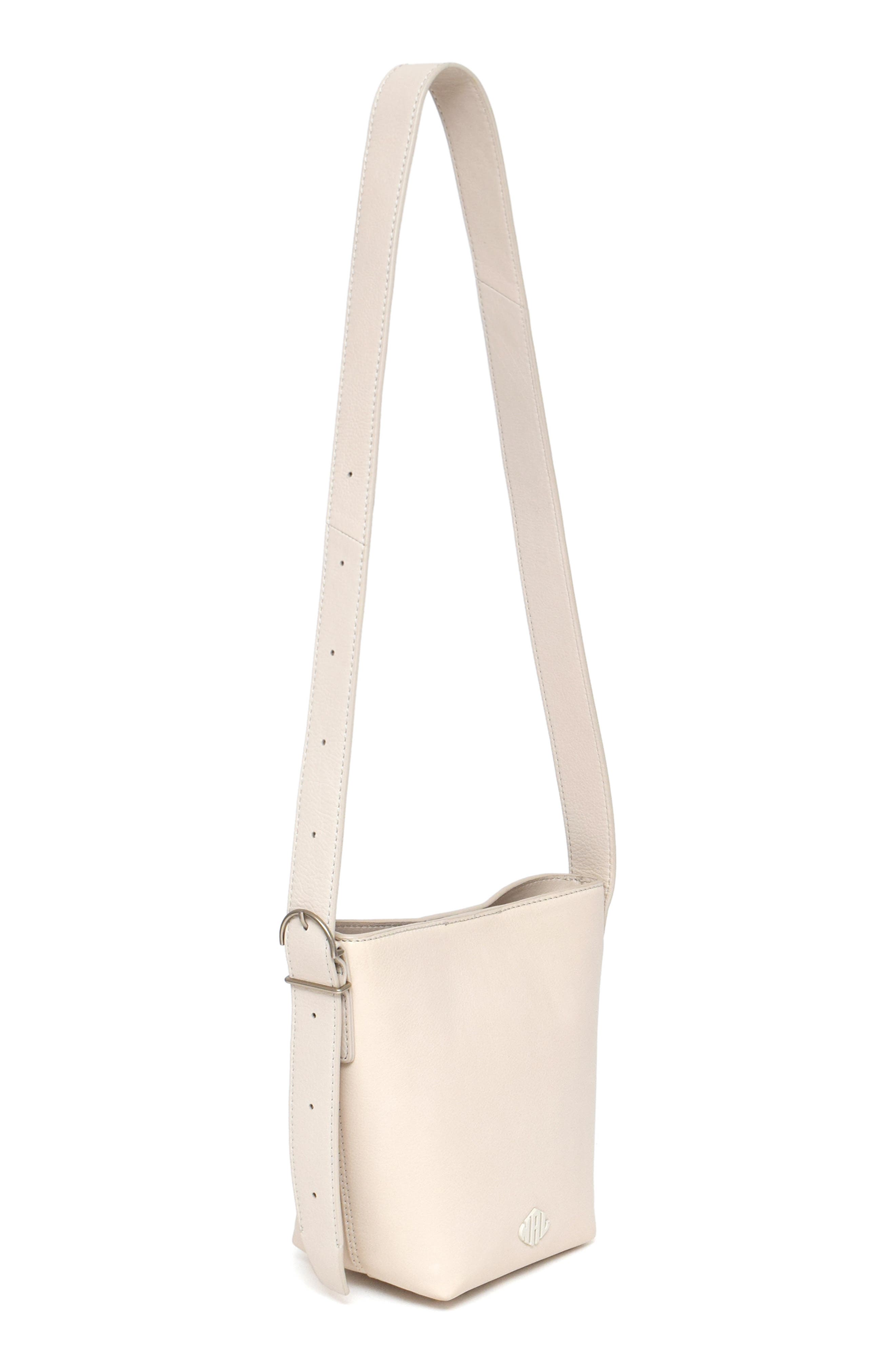 New Amsterdam Leatherworks Jayden Calfskin Leather Bucket Bag, Alternate, color, Ivory