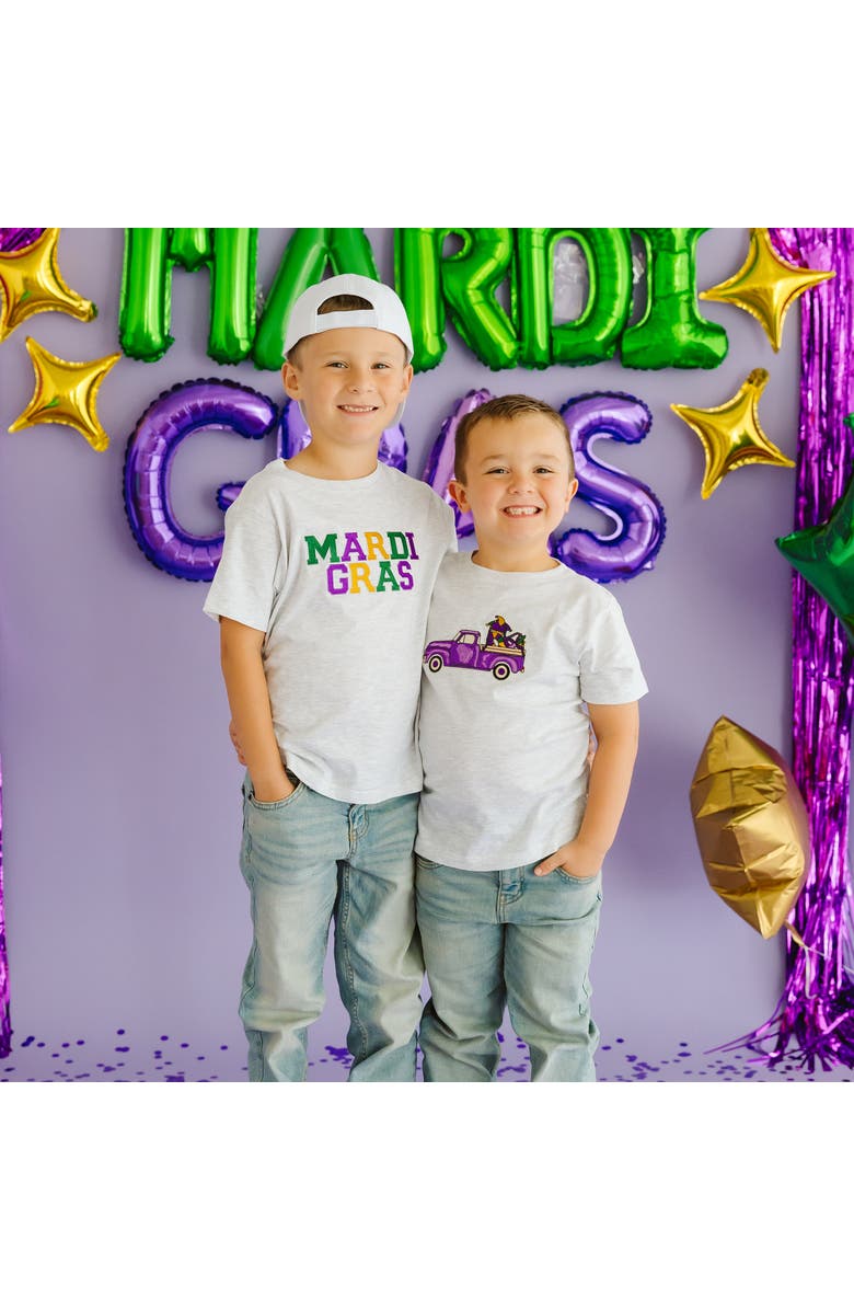 Sweet Wink Mardi Gras Patch Short Sleeve T-Shirt, Alternate, color, Ash