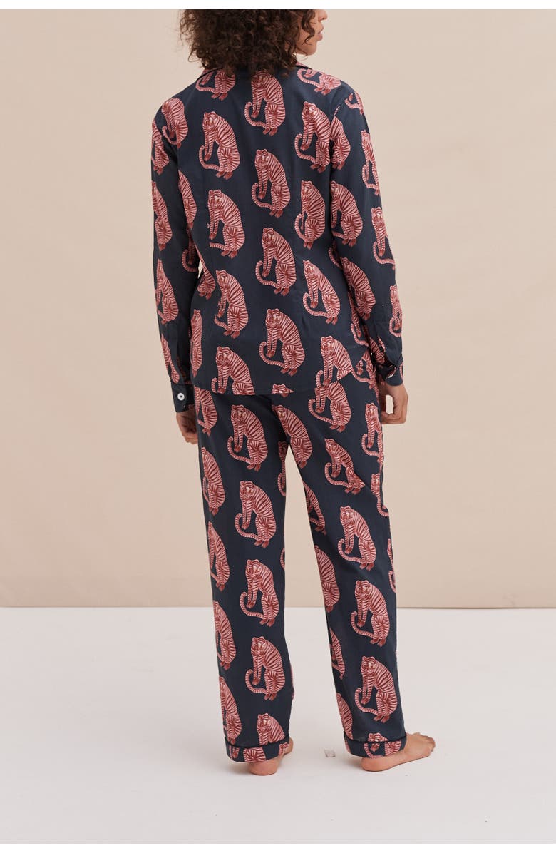 Desmond & Dempsey Long Pajama Set, Alternate, color, Tiger Navy/Pink