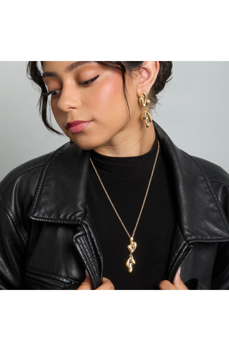 BCBG Generation Sculptural Heart Pendant Necklace, Alternate, color, Gold