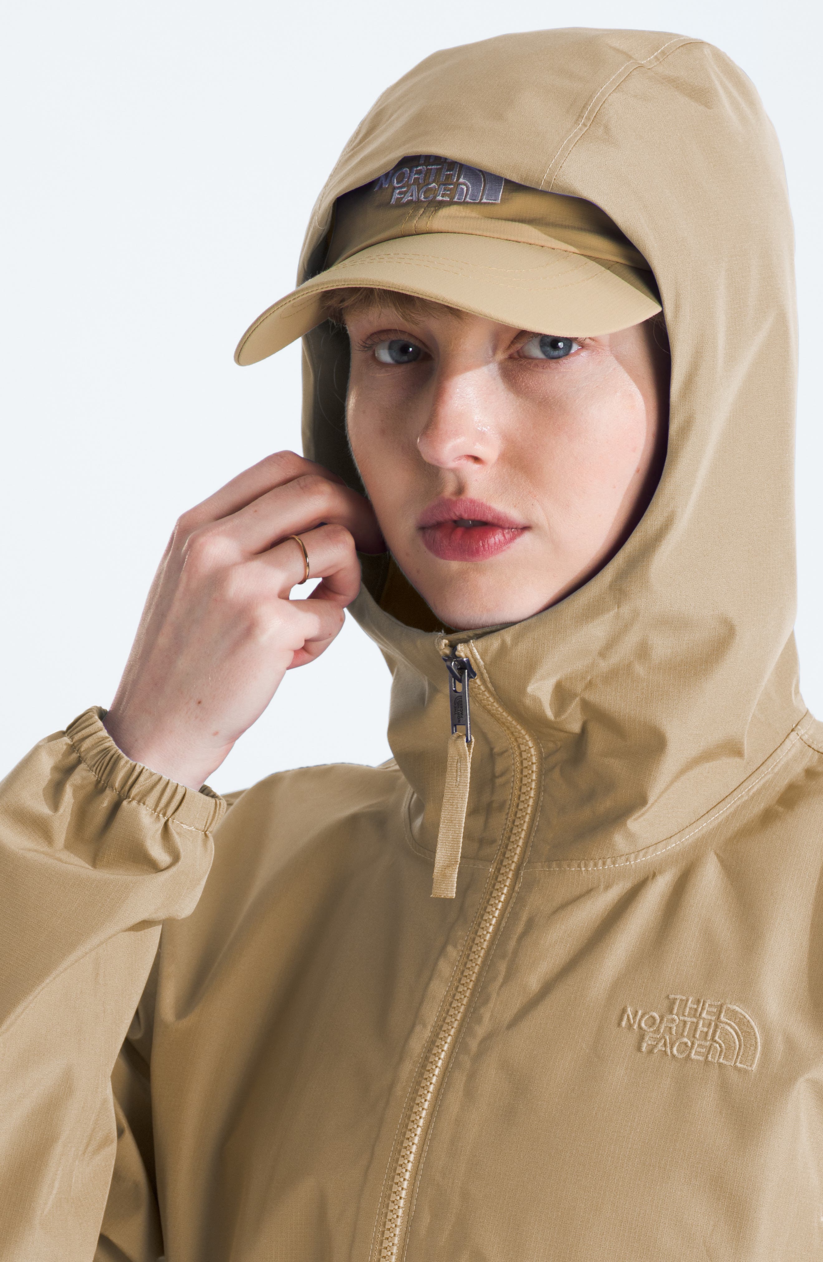 Женские The North Face Daybreak Water Repellent Hooded Jacket — фото 6