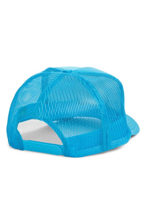 Friday Feelin ' Snow Happy Patch Trucker Hat In Blue