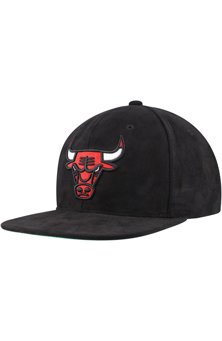 Mitchell & Ness Men's Mitchell & Ness Black Chicago Bulls Sweet Suede Snapback Hat, Main, color, Black
